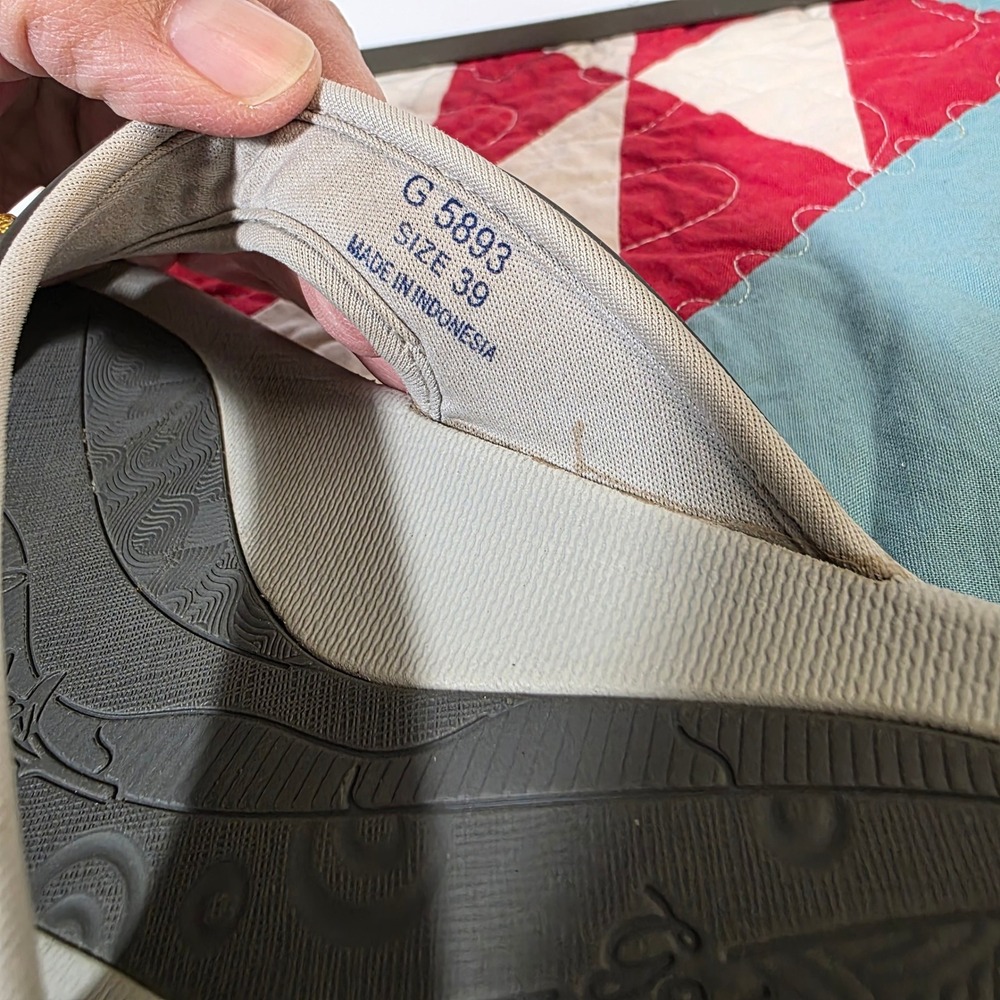 Gold Pigeon Thong Sandal Women Size 39 Gray Flip Flop LEFT SHOE ONLY SINGLETON - Picture 7 of 8